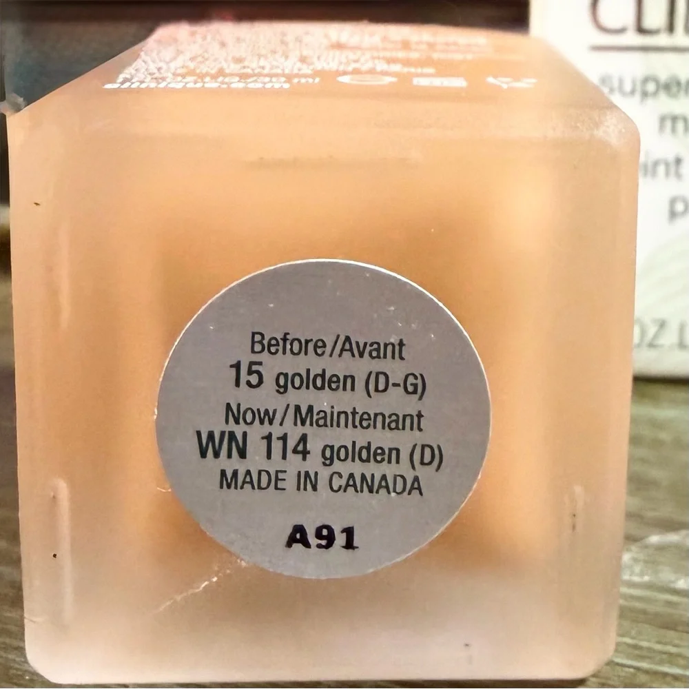 NIB Clinique Superbalanced Makeup Foundation WN 114 Golden (D) 1oz NEW IN BOX